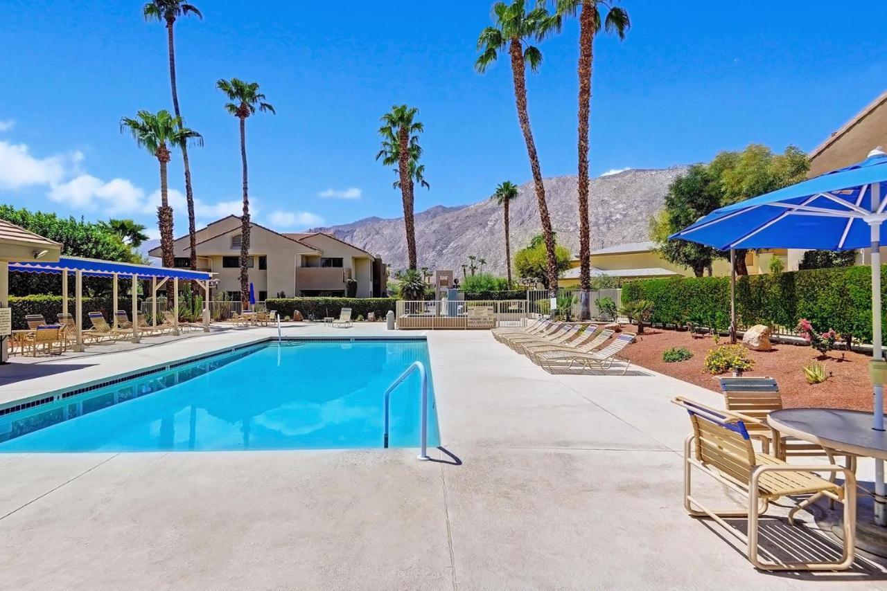 Modern Plaza Villas Oasis Palm Springs Exterior photo