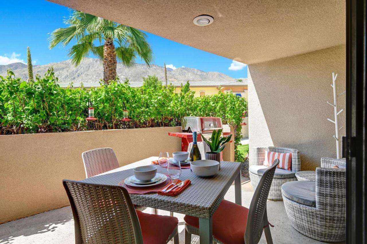 Modern Plaza Villas Oasis Palm Springs Exterior photo