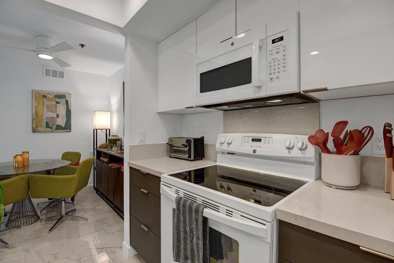 Modern Plaza Villas Oasis Palm Springs Exterior photo