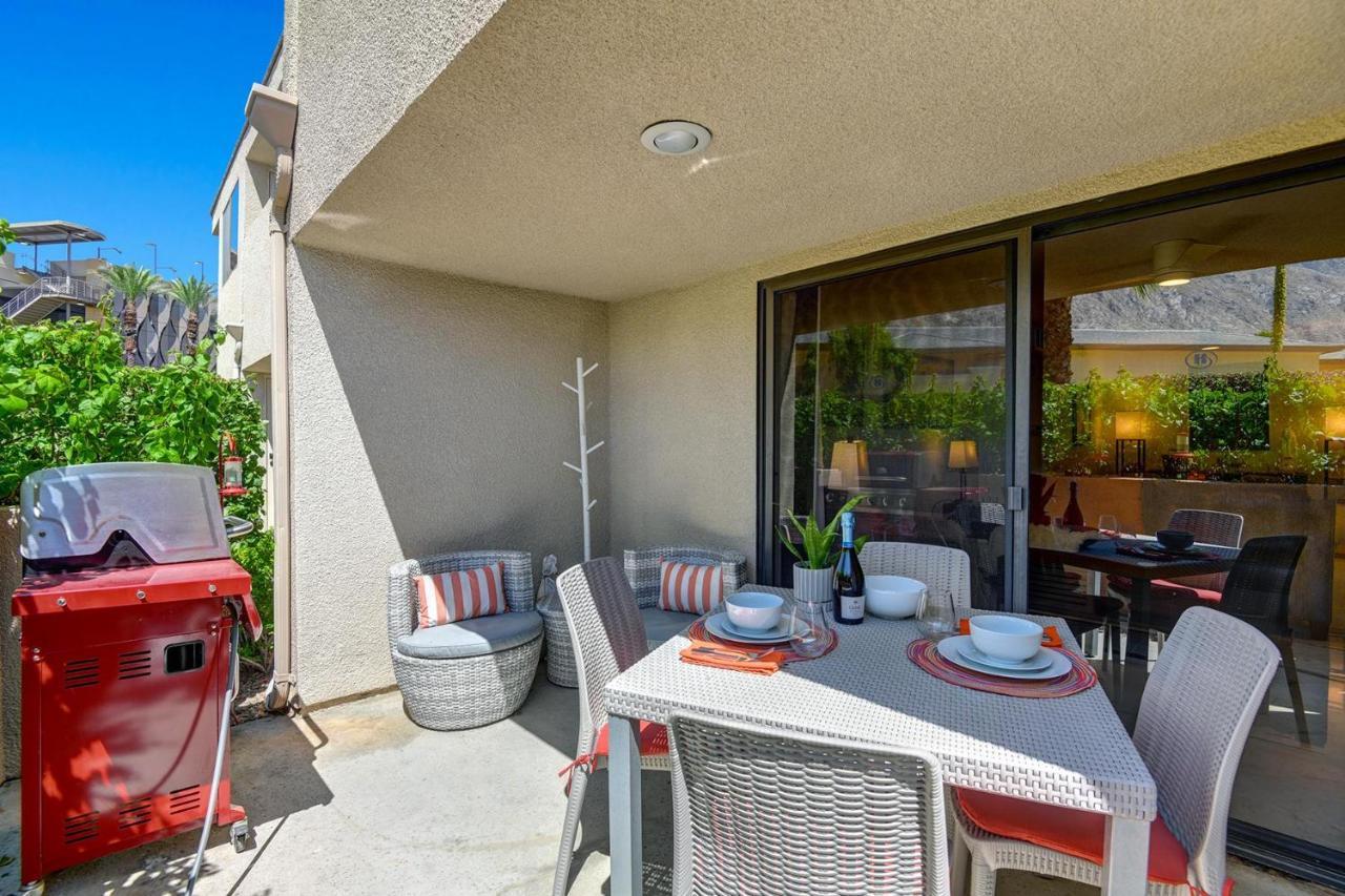 Modern Plaza Villas Oasis Palm Springs Exterior photo